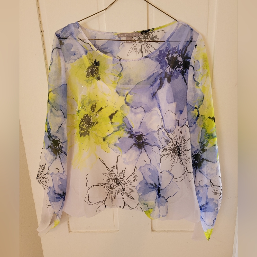 Ladies Valerie Steven's sping/summer blouse.  Lightweight, lined.
